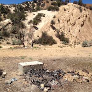 In addition to depressing sights/sites such as this, the hillsides, which are off-limits to off-road vehicles, are covered with dirt bike and other tracks. Looks like a lot of weekend hell-raising gets done here, so camp at your own risk!