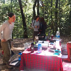Trail Mavens enjoying breakfast after a morning hike through the redwoods!