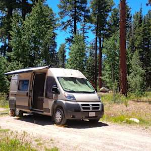 Pleasant Surprise DeMotte was! Plenty of elbow room btw sites. Nice views. Walking distance to General Store and Kaibab Lodge Dining Room. No showers, though. Great Find!
