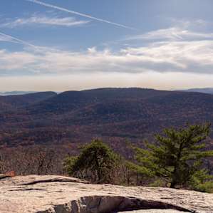 Excellent and rewarding hike up to Perkins Memorial at the top of Bear Mountain.