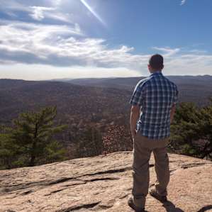 Excellent and rewarding hike up to Perkins Memorial at the top of Bear Mountain.