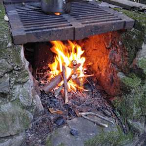 Shepherd's stove in action