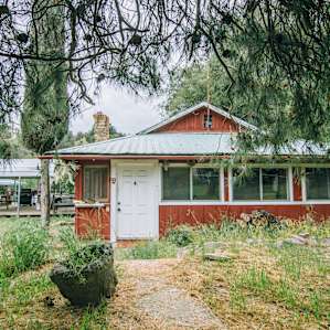 The Artist's retreat is built in an old homestead ranch from the late 1800's, with this listing located in the original ranch house that is approaching its 100th birthday.