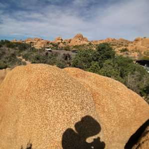 Accidental photo bomb on skull rock (view opposite of it)