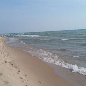 The beach up by the hike in sites are EMPTY!