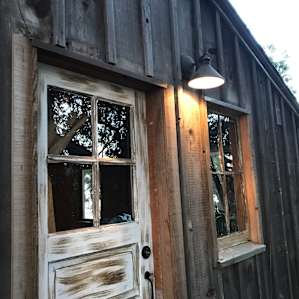 Love this rustic cabin