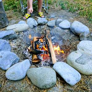 Roasting dinner in the firepit