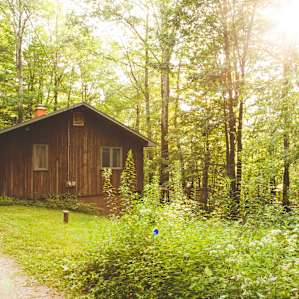 Pretty little cabin.