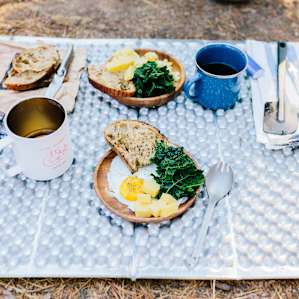 Hot tea in my Hipcamp mug and a yummy breakfast to start our day!