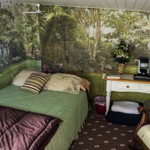 Great little bedroom in this wooded oasis.