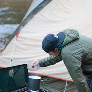 tent people cooking