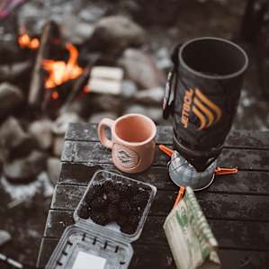 berries coffee food