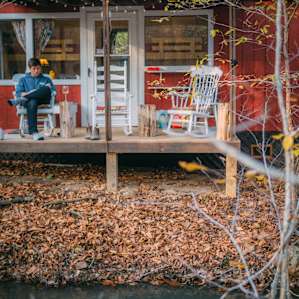Cabin on the Creek Ozark Mtns