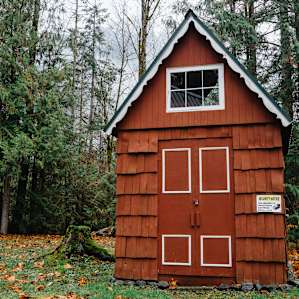Even the shed is picturesque!