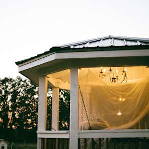 Netted hanging bed /Glamping
