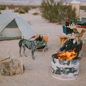 tent people campfire