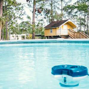 The pool and little house