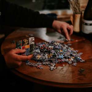 Puzzle & Books Inside The Cabin!