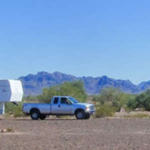 Big rigs, 5th wheels, tour buses-they all fit with room 2 spare here. You will never be next 2 neighbors. Even with multi-slide outs!