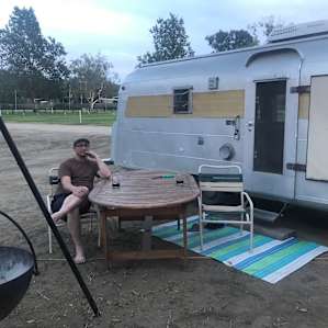 Vintage Glamping in Daffy