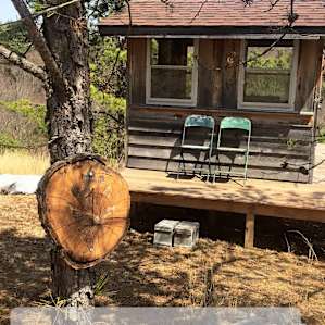 The little hut structure