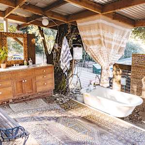 The fabulous outdoor bathroom!