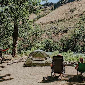 tent people lodging