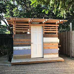 The bathroom had everything you might need (and warm water!)