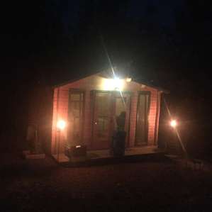 Close-in quaint cabin!