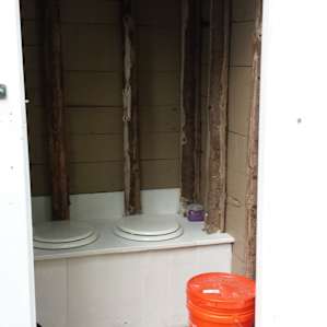 The outhouse was simple, clean and didn't smell!