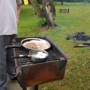 Our improvisation to the non-funtioning stove, but we made the best out of what we had! :-)