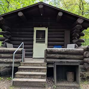 Front of the camp cabin at Bear Paw Campground