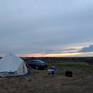 Sunset glamping at Mariposa