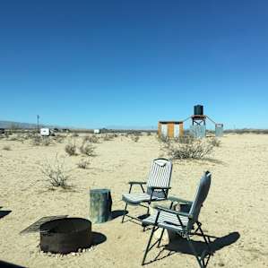Near Joshua Tree Park - Wolf's Den