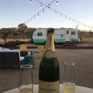 Farm Glamping in Retro RV - Harmony