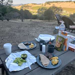 Glamping- Vineyard & Mountain Views