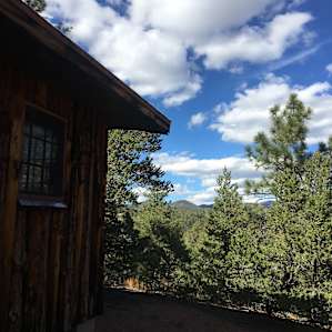 Singing Nail Cabin