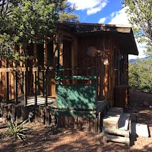 Singing Nail Cabin