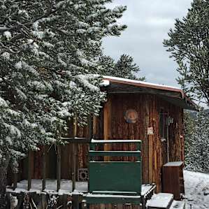 Singing Nail Cabin