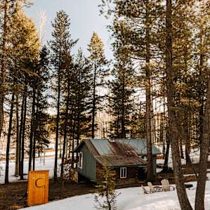 The back side of the cabin.