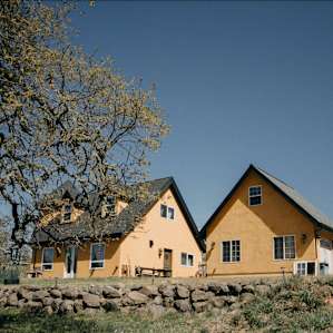 Nadja's cute yellow home on the prairie.