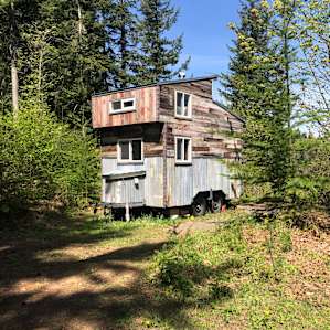 Cedar Shack at Klickitat Treehouse
