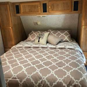 Pine Flow WOMEN'S RV Getaway