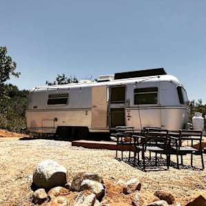 Sunset Hideaway 1974 offgrid Avion