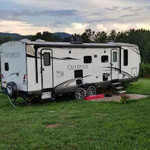 Glamping Getaway-Luxury RV Stay
