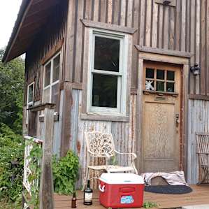 The outside of the cabin (unfortunately don't have any from inside.)