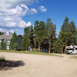 TENTS - CABINS - LODGE - CAMPERS