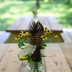 Fresh flower arrangements on the picnic tables greeted me on arrival.