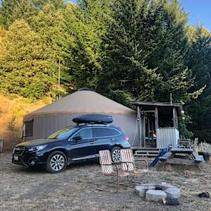 The Lost Yurt, Coastal Seclusion