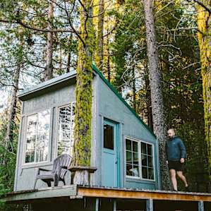 The cutest treehouse cabin!